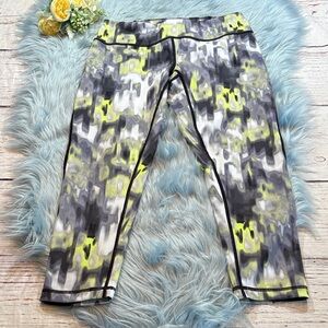 Zella Live in Blur Multi Color Capri Leggings sz S